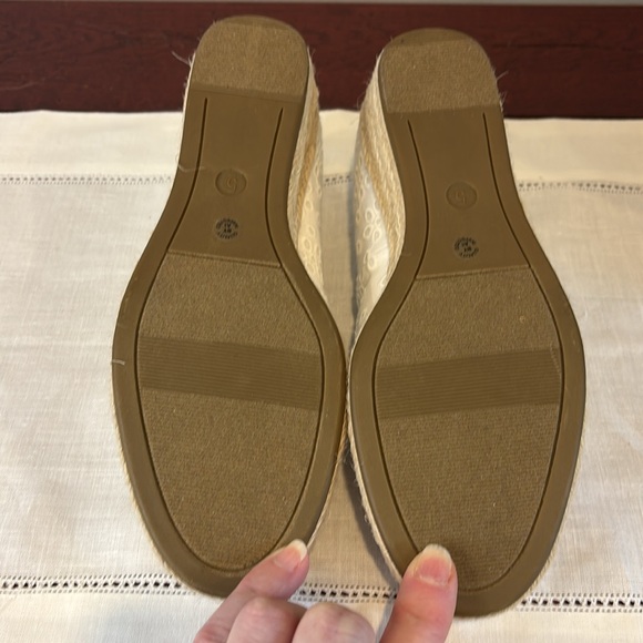 St. John's Bay Womens Reddy Slip-On Wedge Shoe in White Eyelet Size 5 - Picture 6 of 10